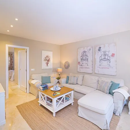 Luxurious In Apartment *