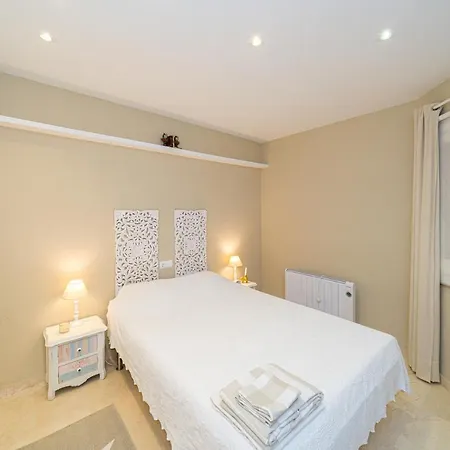 Luxurious In Apartment *