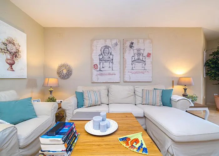 Luxurious In Apartment *